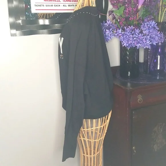 DKNY Jeans Medium Black and Silver Embellished Long Sleeve Cropped Sweater - Picture 2 of 9